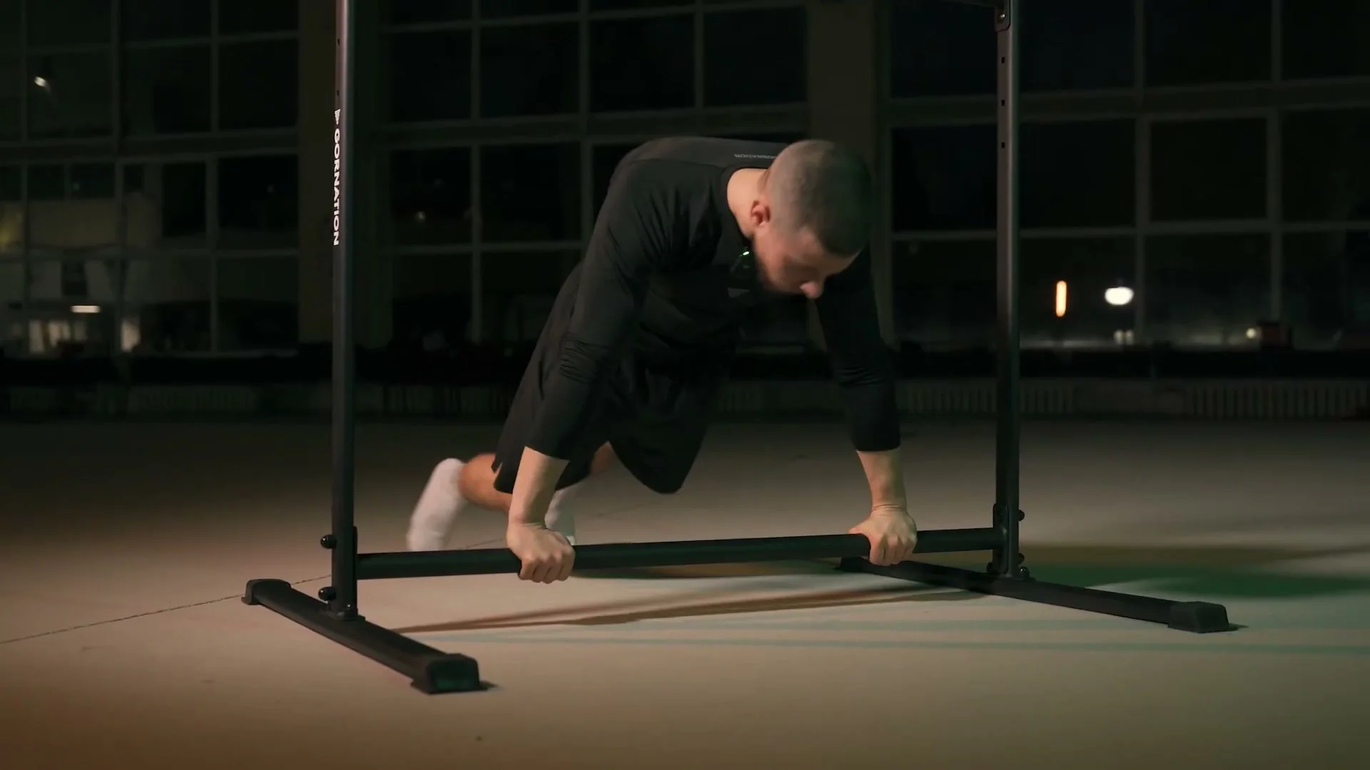 Daniel Hristov performing fast push-ups on the bottom bar of the Gornation Static Bar 2